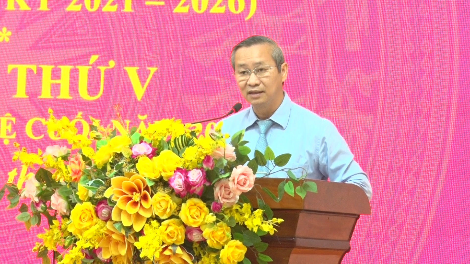 Bí thư Đảng ủy, Chủ tịch HĐND xã Cao Tiến Sỹ phát biểu bế mạc kỳ họp